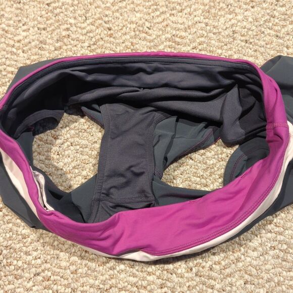 Lululemon Groovy Run Shorts Womens 6 Gray Magenta Active Gym Workout - Picture 6 of 8